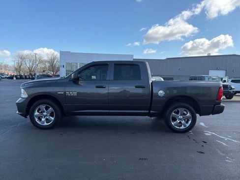 Used 2017 RAM 1500 Express AWD/4WD image 4
