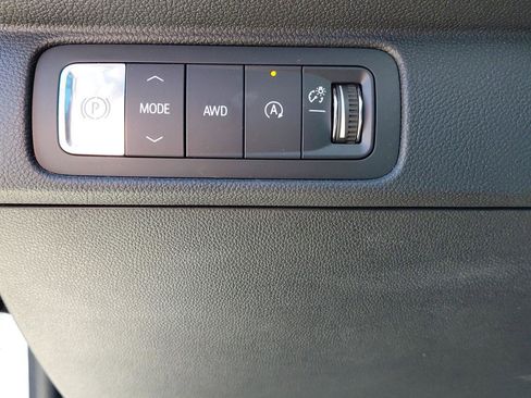 Used 2024 Chevrolet Traverse RS image 28