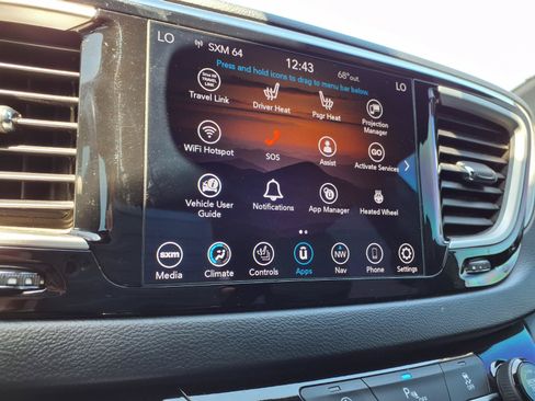Used 2020 Chrysler Pacifica Touring-L Plus w/ S Appearance Package FWD image 2