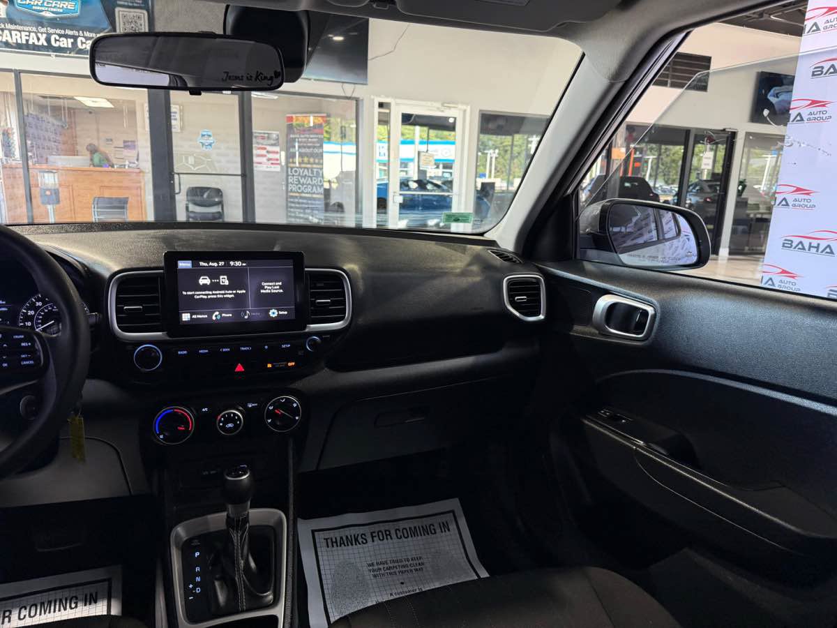 Used 2021 Hyundai Venue SE FWD image 26