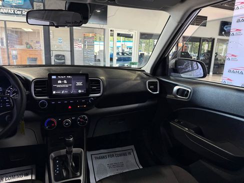 Used 2021 Hyundai Venue SE FWD image 26