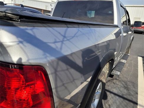 Used 2021 RAM 1500 Classic SLT image 10