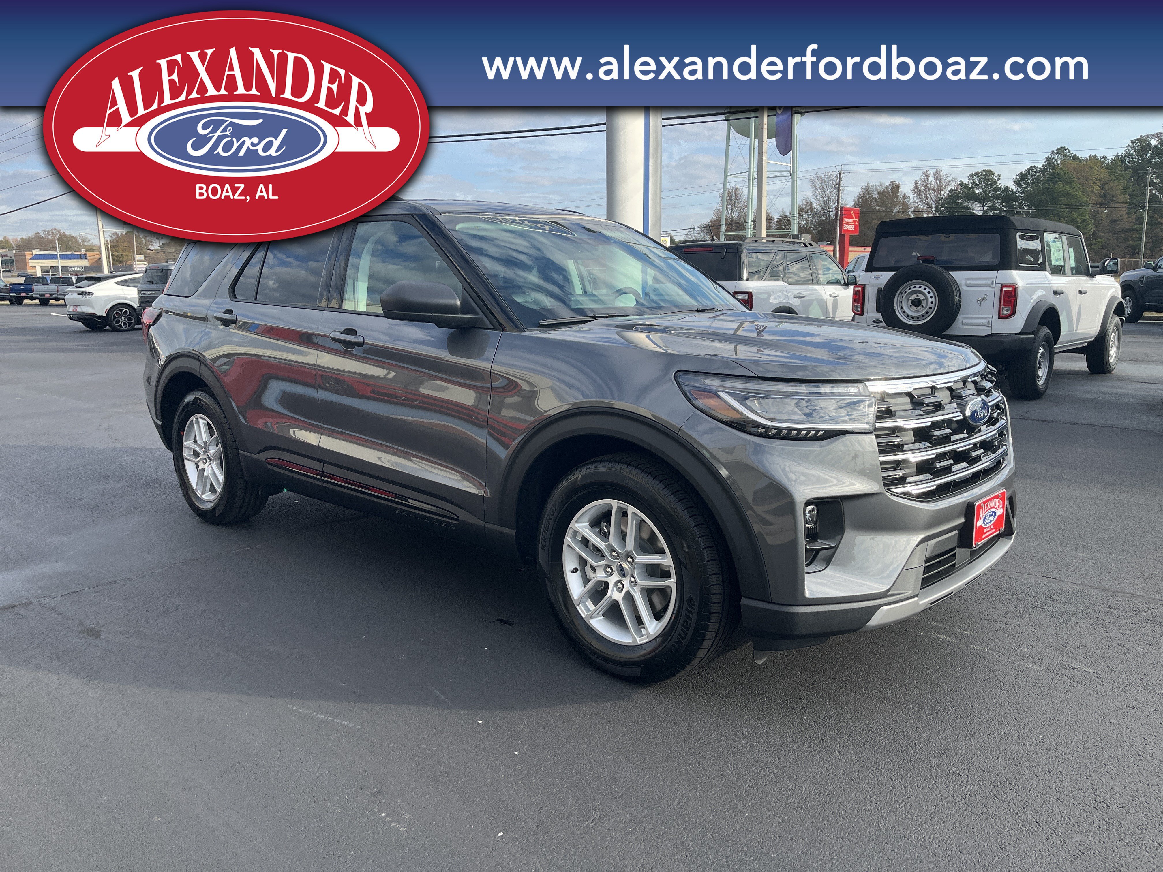 New 2026 Ford Explorer Active w/ Active Comfort Package RWD image 3