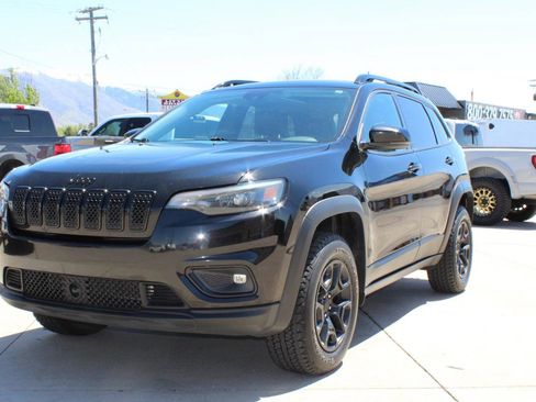 Used 2022 Jeep Cherokee Latitude w/ Sun & Sound Group AWD/4WD image 29