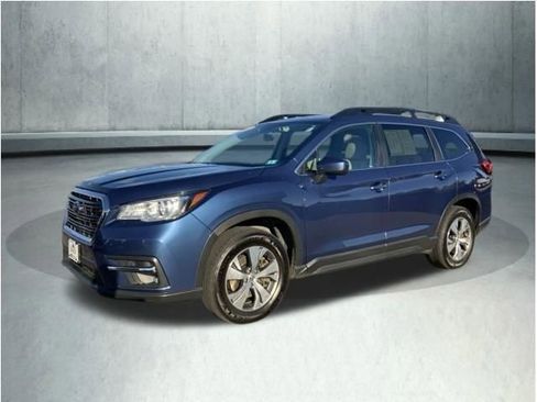 Used 2022 Subaru Ascent Premium w/ Convenience Package AWD/4WD image 3
