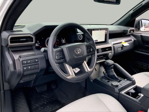 Used 2025 Toyota 4Runner SR5 RWD image 17
