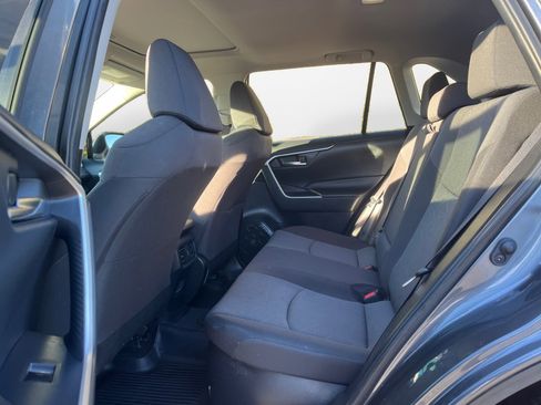 Used 2022 Toyota RAV4 XLE image 15