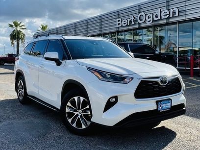 Used 2021 Toyota Highlander XLE