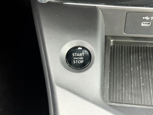 New 2026 Nissan Sentra SR w/ SR Premium Package FWD image 17