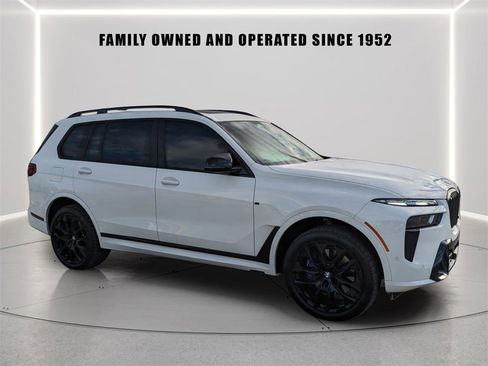 Used 2024 BMW X7 M60i w/ Executive Package image 5