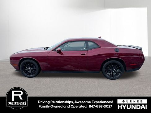 Used 2018 Dodge Challenger SXT Plus image 5