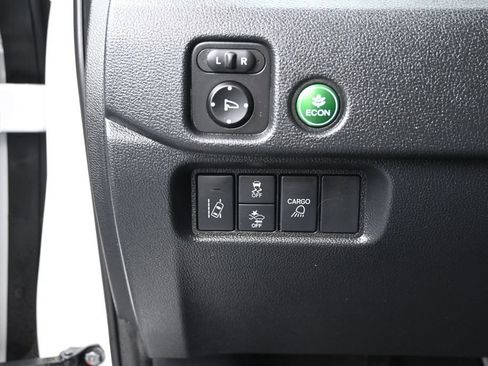 Used 2025 Honda Ridgeline Sport image 17