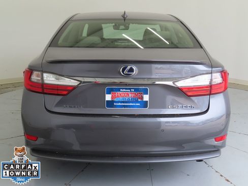 Used 2018 Lexus ES 300h w/ Luxury Package FWD image 5