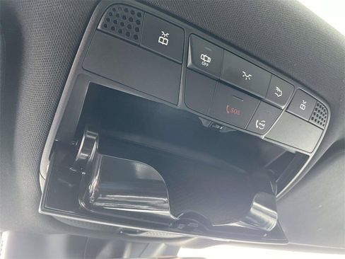 Used 2022 Mercedes-Benz GLC 300 4MATIC w/ Premium Package Lite image 24