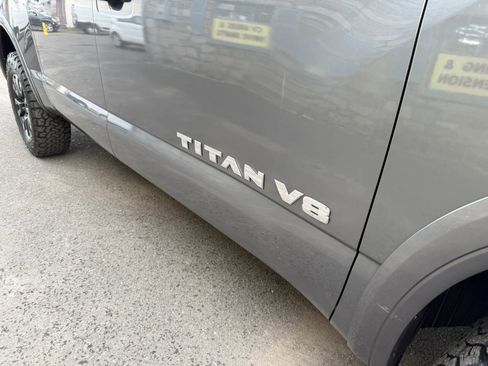 Used 2019 Nissan Titan PRO-4X image 9