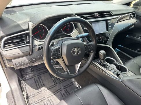Used 2018 Toyota Camry XSE FWD image 18