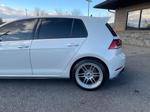 Used 2019 Volkswagen Golf R 4-Door image 4