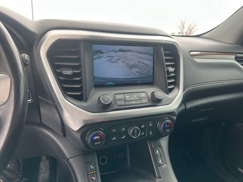 Used 2019 GMC Acadia SLE image 17