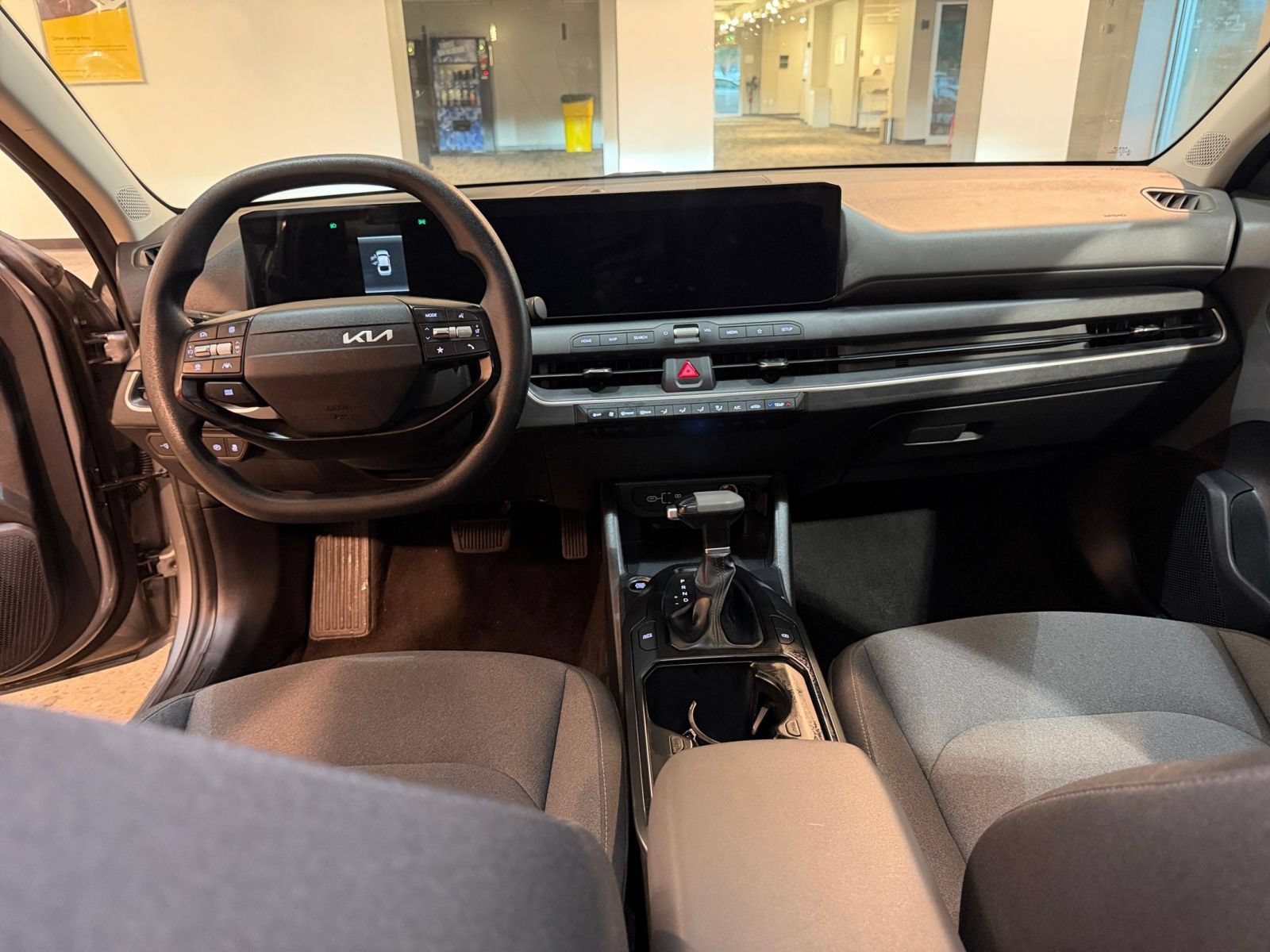Used 2025 Kia K4 FWD image 32