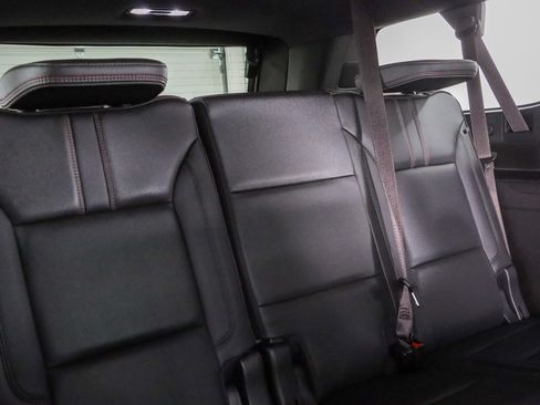 Used 2021 Chevrolet Suburban RST w/ Luxury Package AWD/4WD image 33