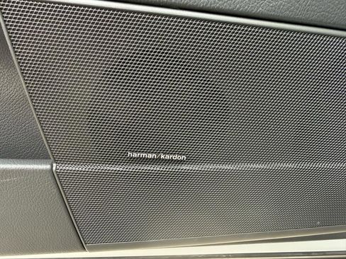 Used 2010 Mercedes-Benz S 550 4MATIC image 17