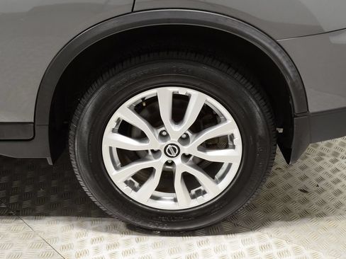 Used 2017 Nissan Rogue SV AWD/4WD image 37