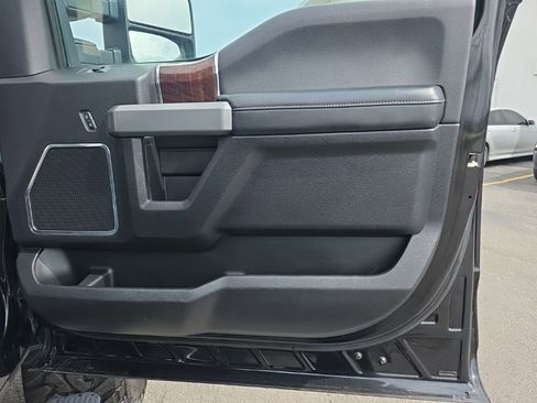 Used 2017 Ford F250 Platinum w/ Platinum Ultimate Package image 41