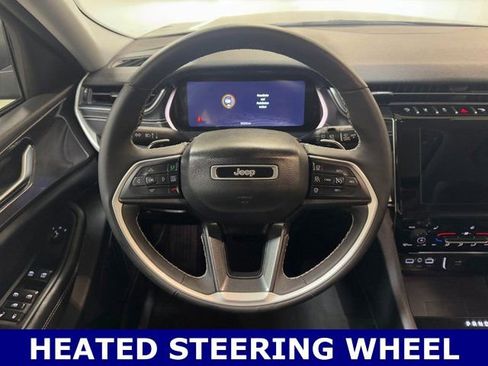 Used 2023 Jeep Grand Cherokee Laredo w/ Luxury Tech Group I image 16