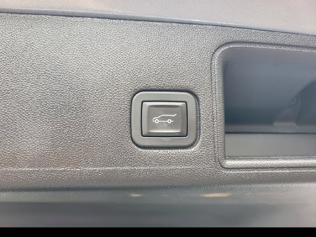 Certified 2024 GMC Terrain SLE w/ Driver Convenience Package AWD/4WD image 19