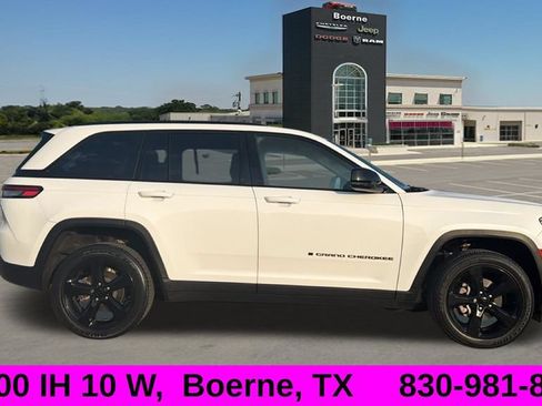 Used 2023 Jeep Grand Cherokee Altitude RWD image 2