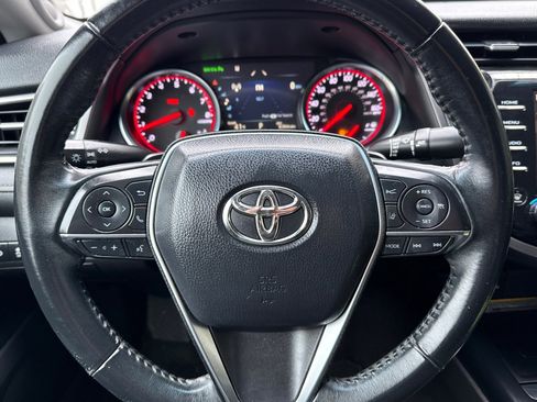 Used 2018 Toyota Camry XSE image 28