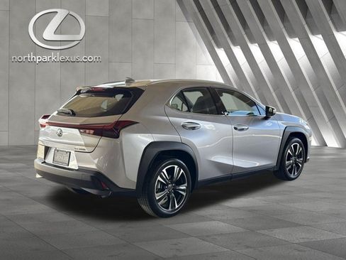 Certified 2026 Lexus UX 300h FWD w/ Accessory Package (Z2) image 6