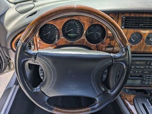 Used 1998 Jaguar XK8 Convertible image 17