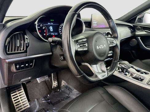 Used 2023 Kia Stinger GT2 RWD image 11
