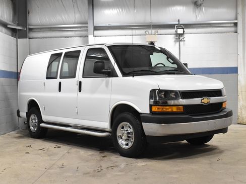 Used 2024 Chevrolet Express 2500 CARGO image 21