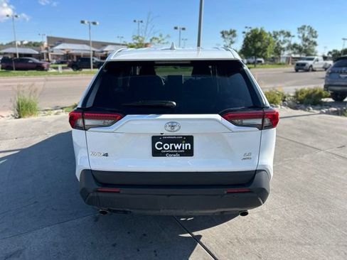Used 2025 Toyota RAV4 LE AWD/4WD image 5