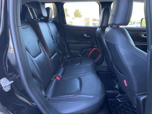 Used 2016 Jeep Renegade Trailhawk w/ Premium Trailhawk Package image 21