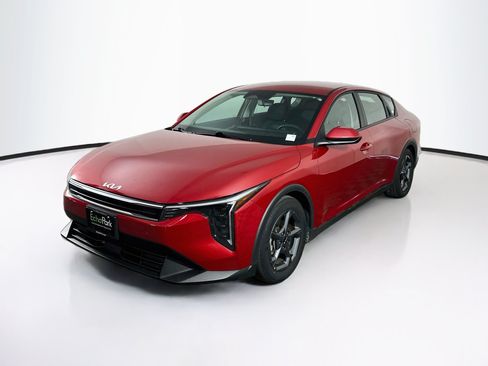 Used 2025 Kia K4 FWD image 3