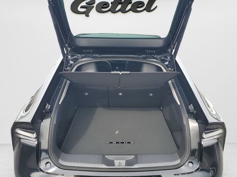 New 2026 Toyota Prius Plug-In Hybrid FWD image 8