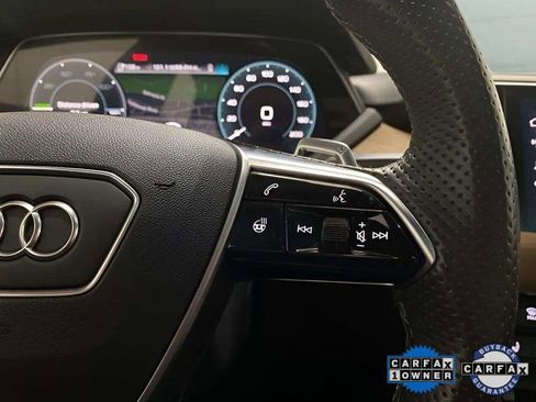 Used 2022 Audi e-tron GT Premium Plus image 32