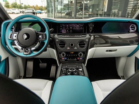 New 2026 Rolls-Royce Cullinan Black Badge image 4