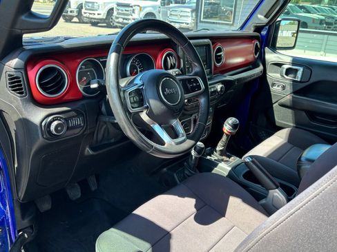 Used 2018 Jeep Wrangler Rubicon w/ Steel Bumper Group AWD/4WD image 13