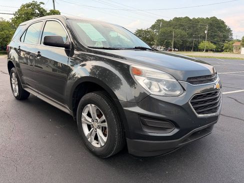 Used 2017 Chevrolet Equinox LS FWD image 4