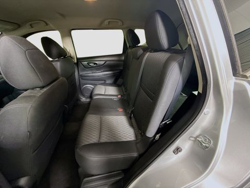 Used 2018 Nissan Rogue SV image 25