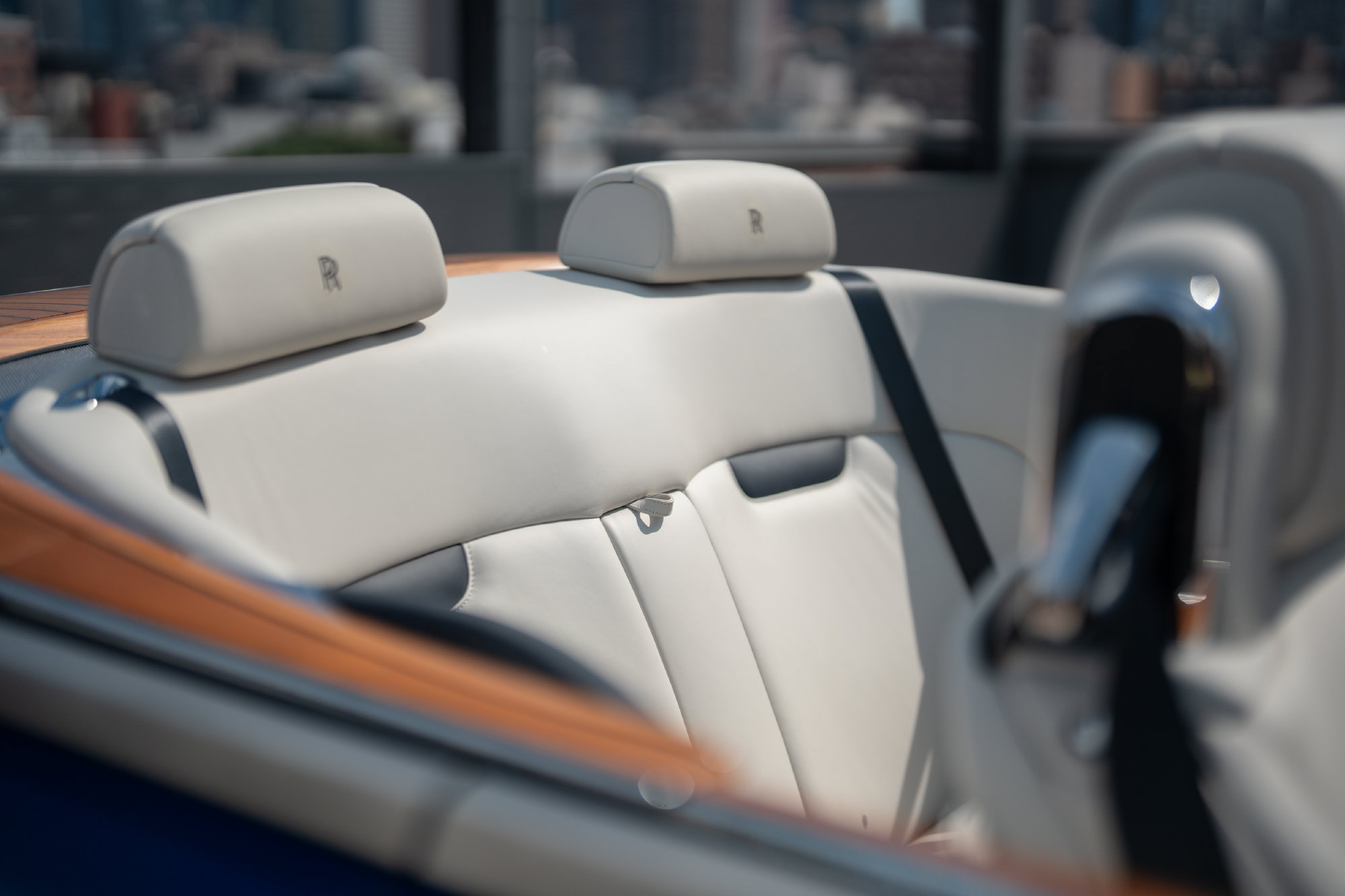 Used 2011 Rolls-Royce Phantom Drophead Coupe RWD image 23
