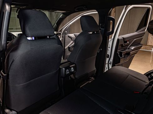 Used 2025 Toyota 4Runner SR5 AWD/4WD image 25