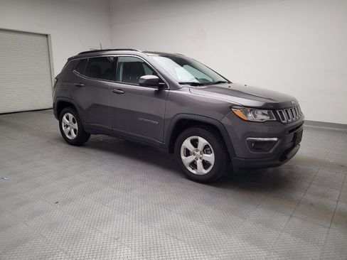 Used 2018 Jeep Compass Latitude w/ Popular Equipment Group FWD image 11