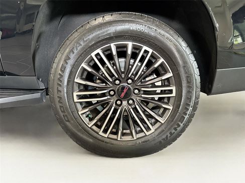 Used 2025 GMC Yukon XL Elevation w/ LPO, Floor Liner Package AWD/4WD image 33