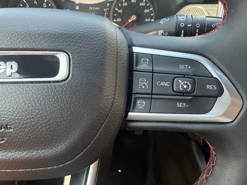 Used 2025 Jeep Compass Trailhawk AWD/4WD image 23