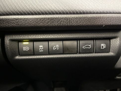 Used 2025 Toyota Camry SE FWD image 28